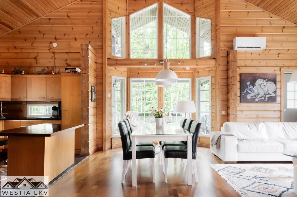 Sala da pranzo - Contemporary Timber House with Balcony in Hyvinkää