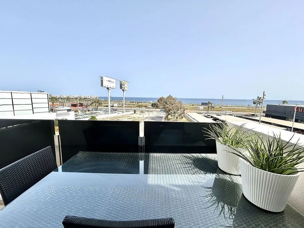 Terrass - 3-Bed Flat with Pool in Playa Flamenca