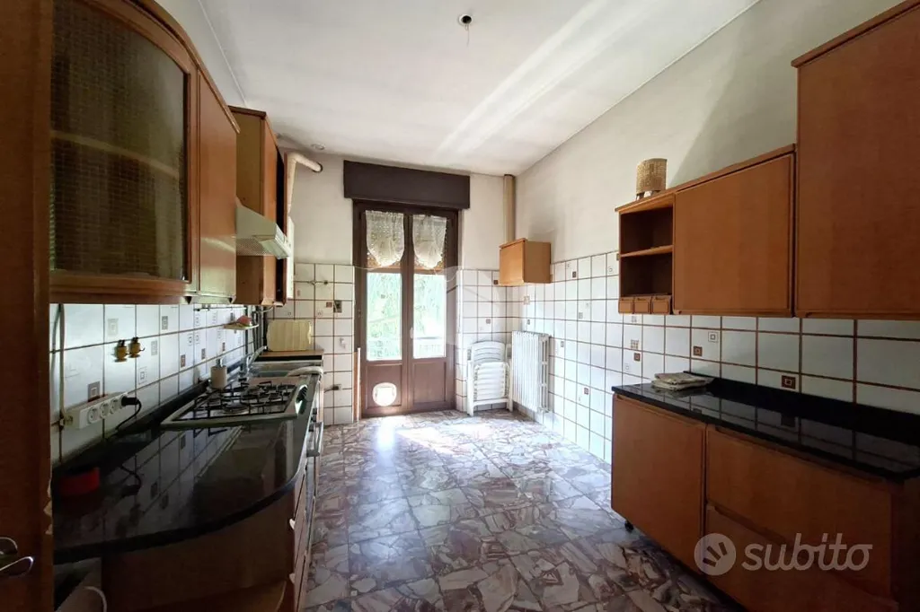 Cuisine - Villa Apartment with Balcony in Sedriano