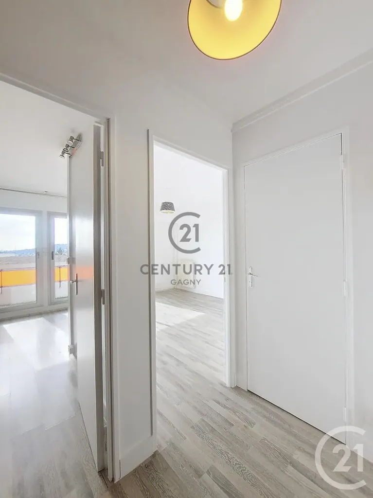 Esik - Studio with Balcony in Gagny