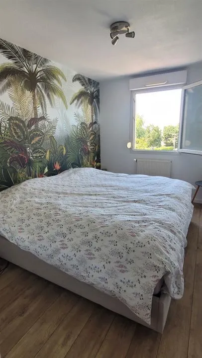 Bedrooms - T3 Flat with Secure Garage in Fontaines-sur-Saône