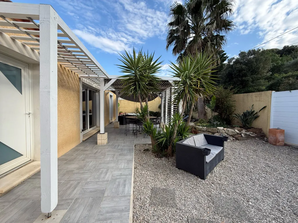 Terrass - Contemporary Villa with Large Garden in Usclas-du-Bosc