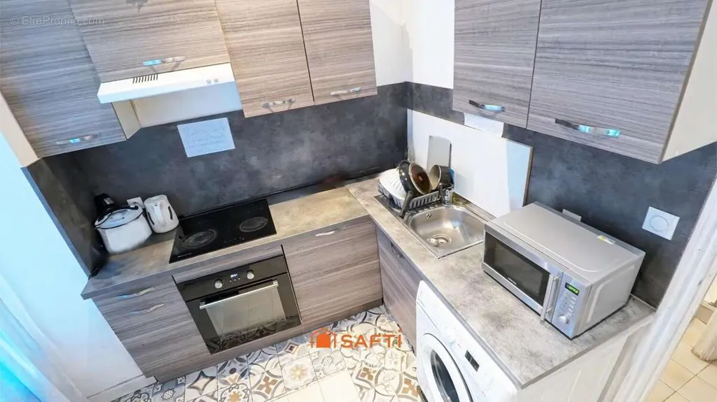 Cucina - Spacious Apartment with Parking in Nice's Vernier