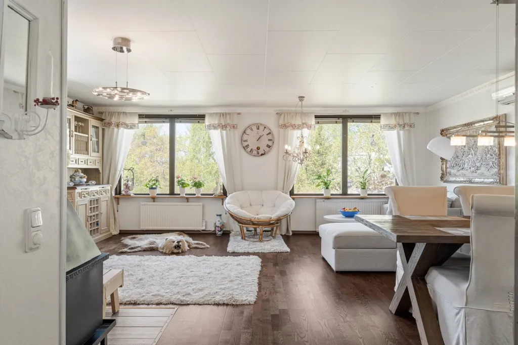 Soggiorno - Lake View Property with Multiple Houses in Nyköping