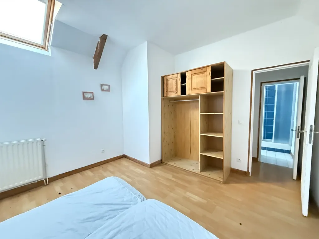 Chambres - Maison en Pierre avec Cour Intérieure à Bussière-Dunoise