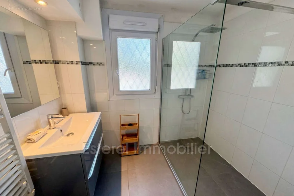 Bagni - 3-Bedroom Apartment with Sea View in Cannes