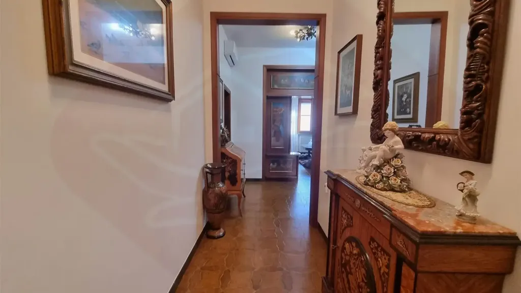 Esik - Apartment with Terrace near Empoli Stadium