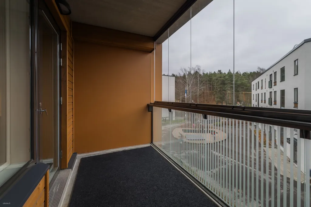 Balcon - Compact Apartment with Glazed Balcony in Lohja Centre