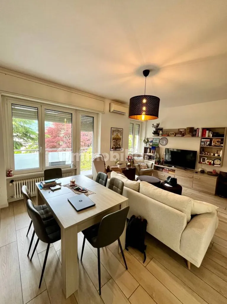 Séjour - Spacious Apartment with Balconies in Como