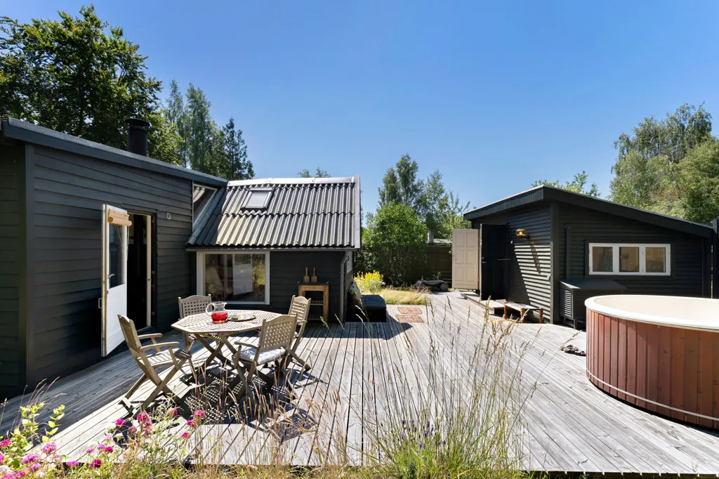 Terrass - 1973 Summerhouse with Canal View in Grevinge