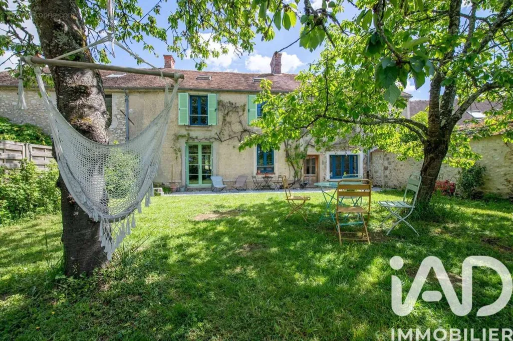 Jardin - Maison de Maître Rénovée avec Jardin à Féricy