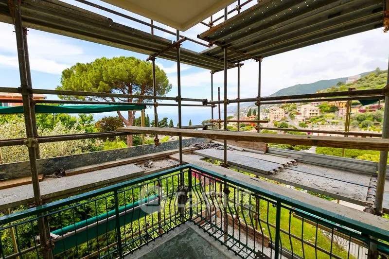 Rõdu - Bright Trilocale with Terraces in Camogli