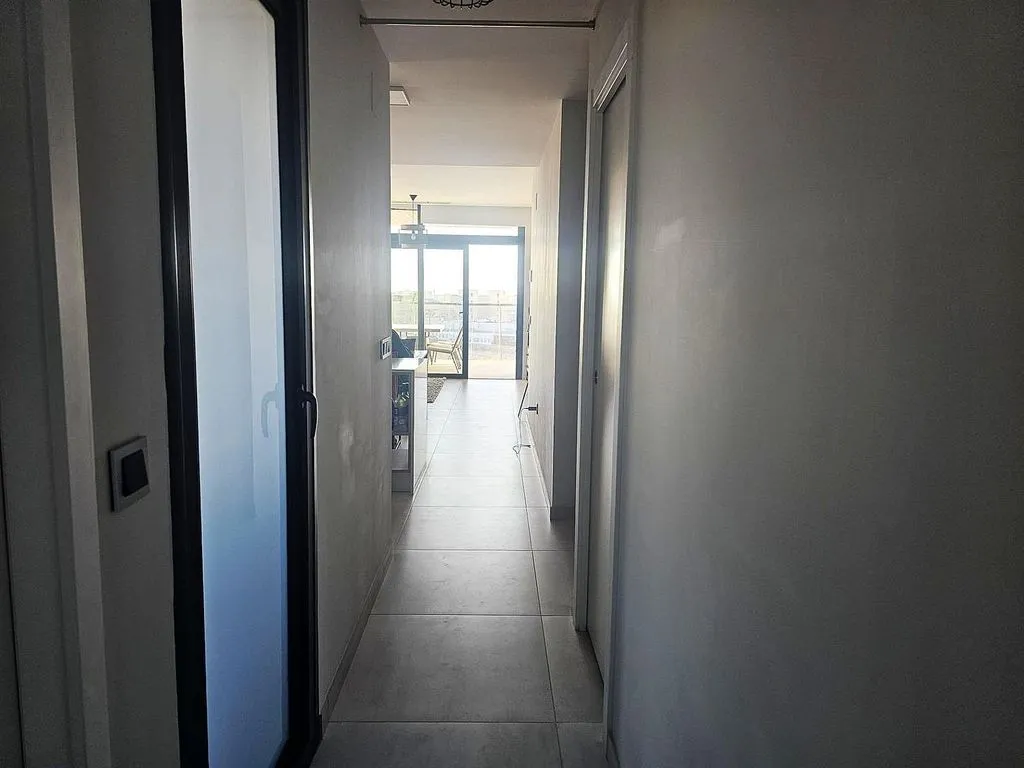 Esik - Seafront Apartment with Pool in Playa de Poniente