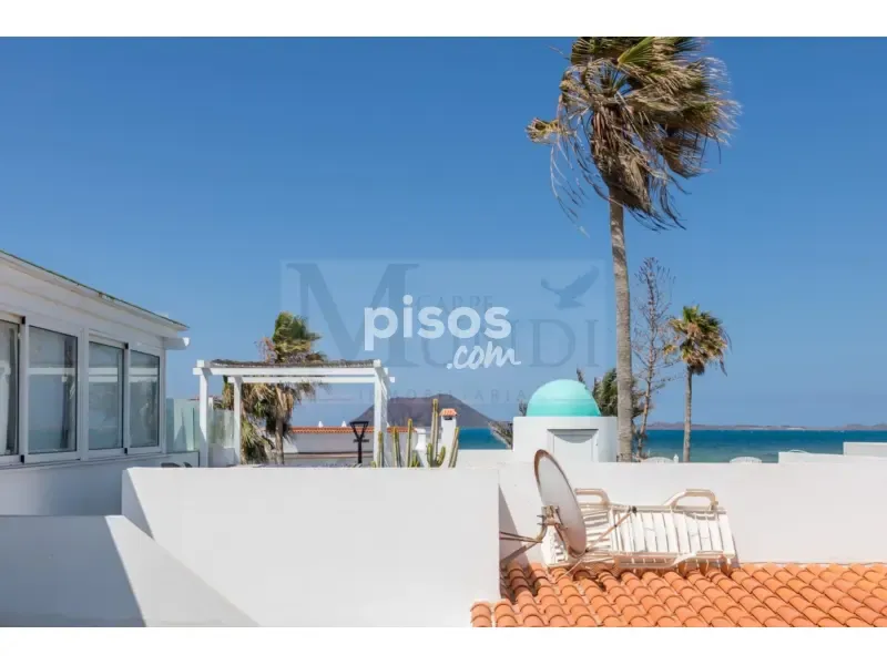 Terrass - Renovated Villa with Rooftop Terrace in Corralejo
