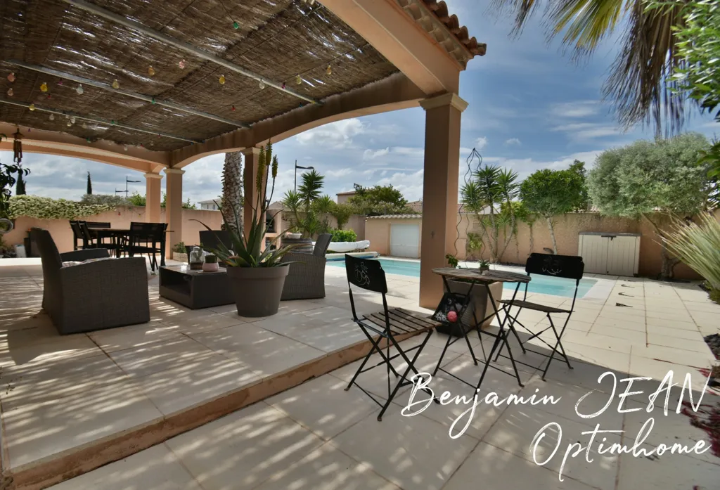 Terrasse - Villa Familiale avec Piscine à Sérignan