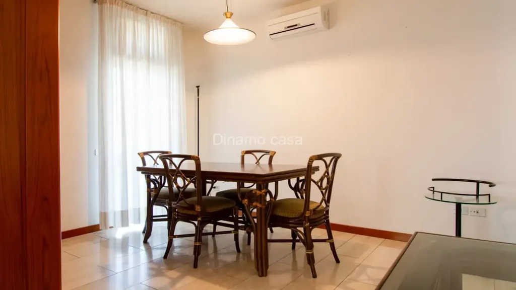 Salle à manger - Spacious 3-Bedroom Apartment with Terrace in Prato