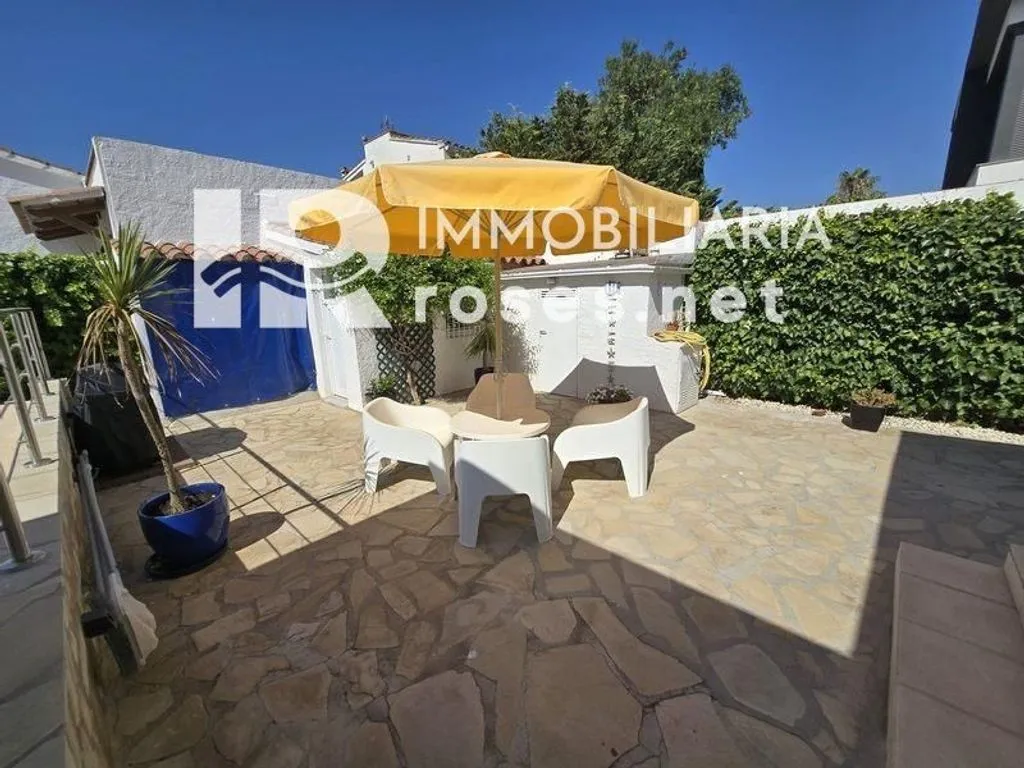 Terrazza - Mansion with Pool in Empuriabrava