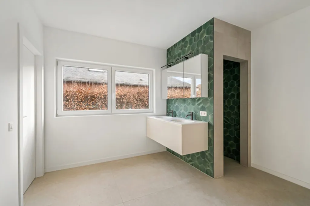 Salles de bain - Maison Rénovée avec Terrasse à Temse