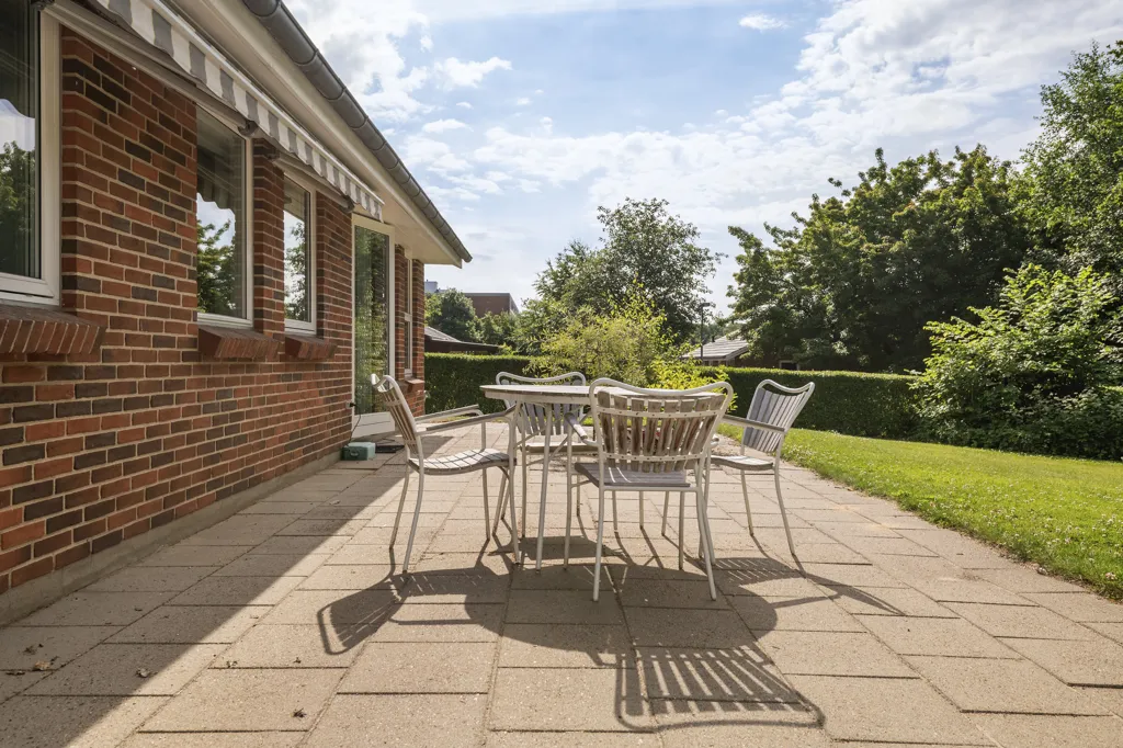 Terrass - Co-op Flat with South-Facing Terrace in Gjellerup