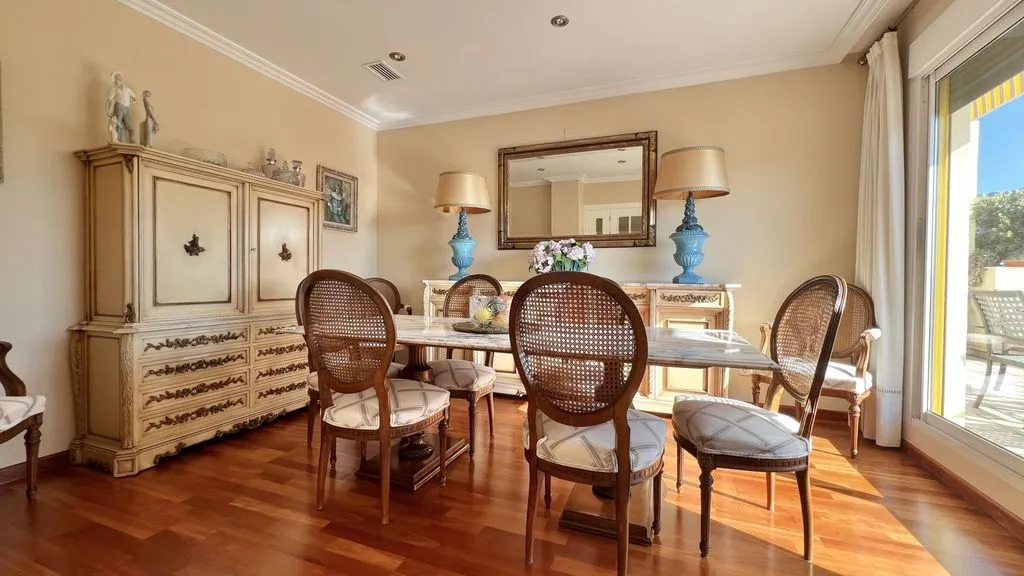 Salle à manger - Luxury Penthouse with Rooftop Pool in Denia