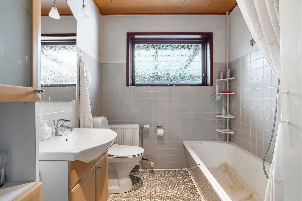 Bagni - Corner Villa with Garden in Toftlund