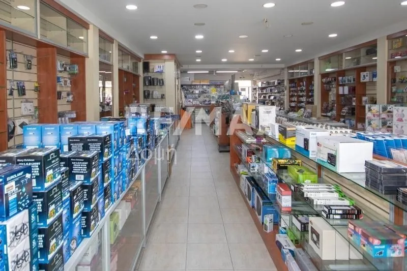 Toad - Commercial Space with Parking in Volos