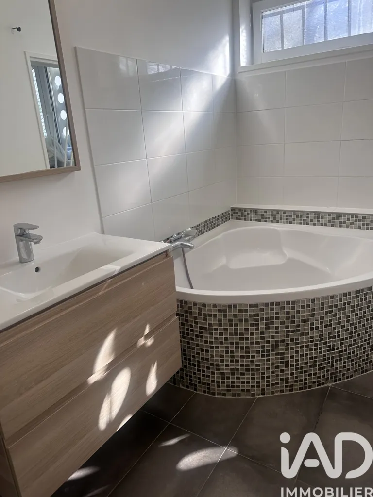 Salles de bain - Appartement Lumineux avec Balcon à Créteil