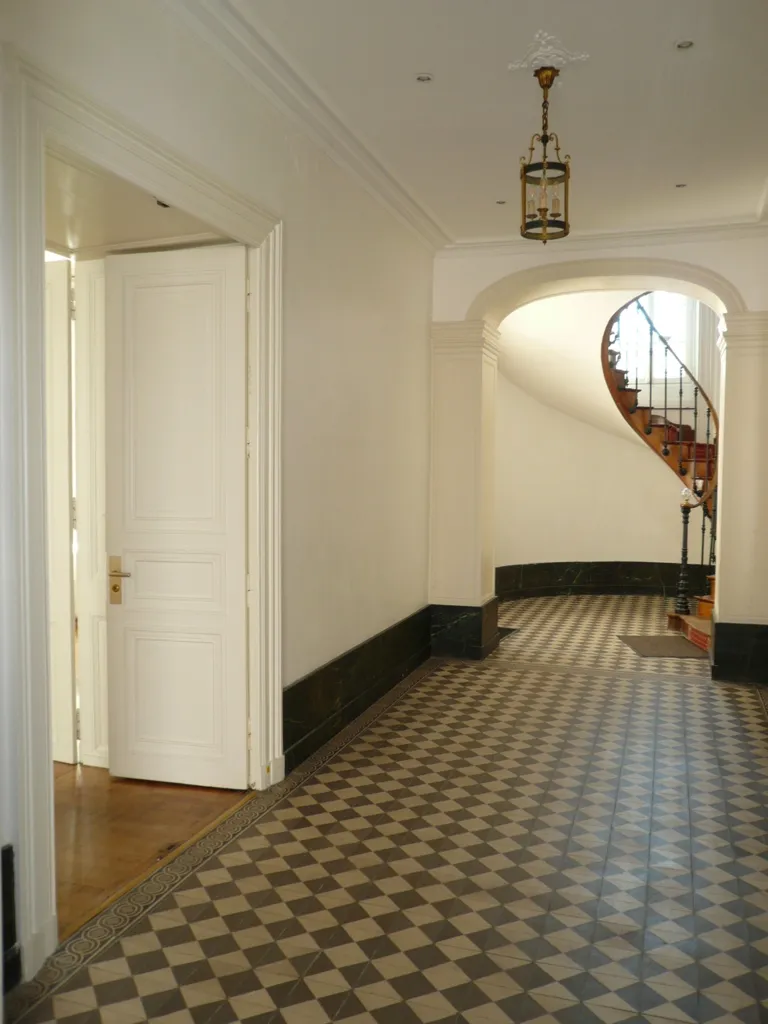 Entrée - Appartement de Caractère avec 2 Salles d'Eau à Cognac