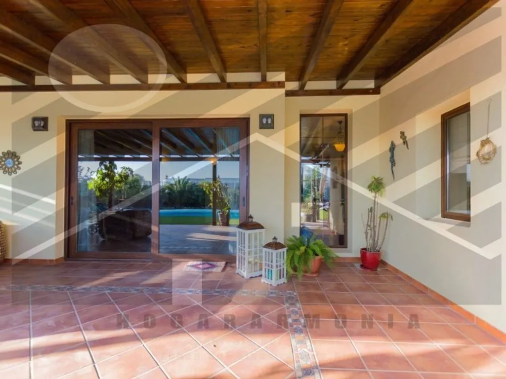 Terrass - Luxury Villa with Dual Pools in Lajares