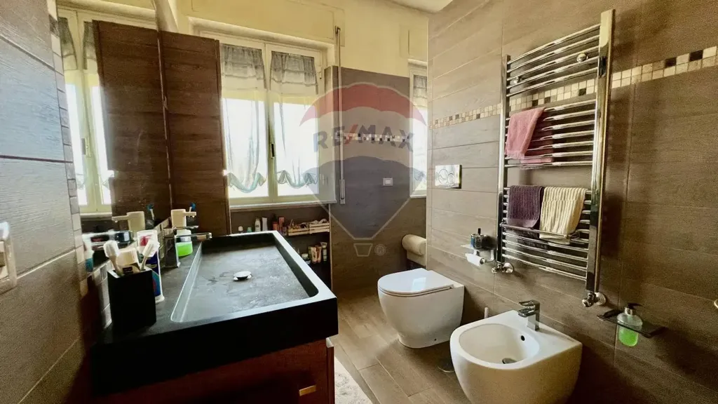 Vannitoad - Penthouse with Panoramic Terrace in Casalotti