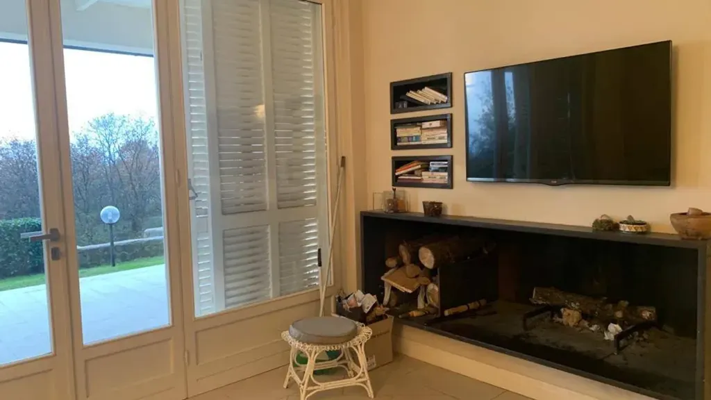 Elutuba - Modern Villa with Pool in Larciano