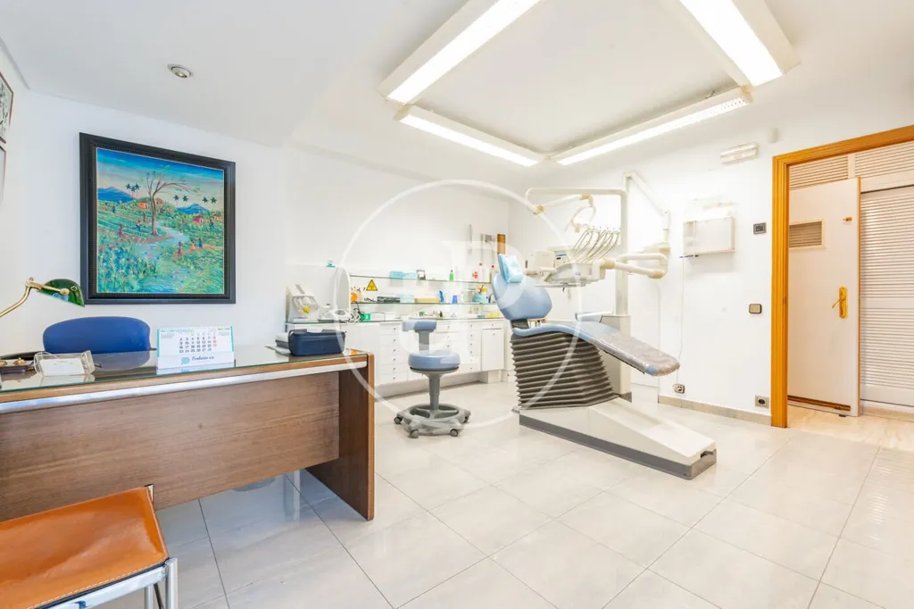 Office - 3-Bedroom Apartment near Retiro Park, Madrid