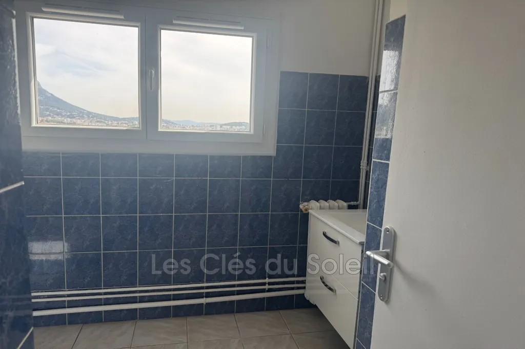 Vannitoad - T4 Apartment with Balcony and Sea View in Toulon