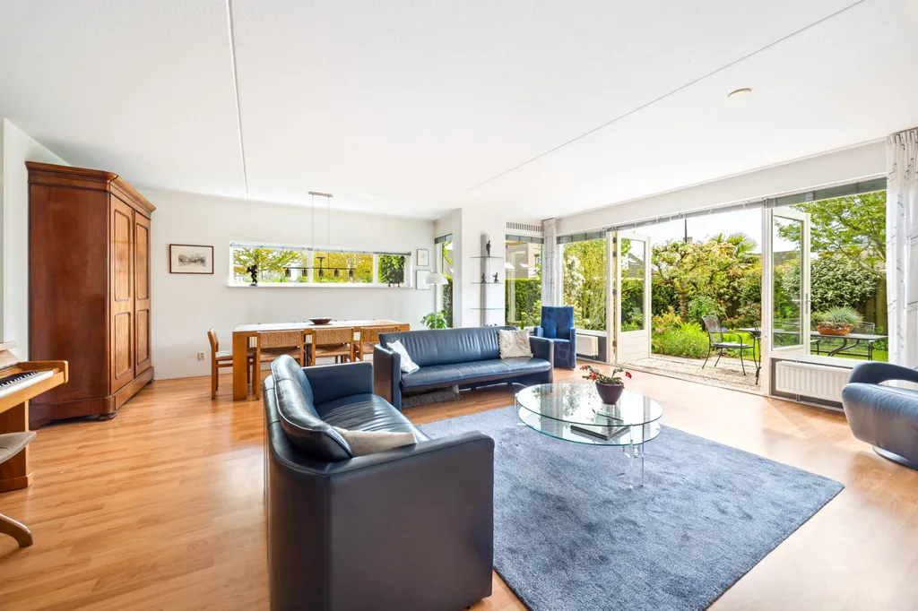 Séjour - Villa with Water View in Leidschendam