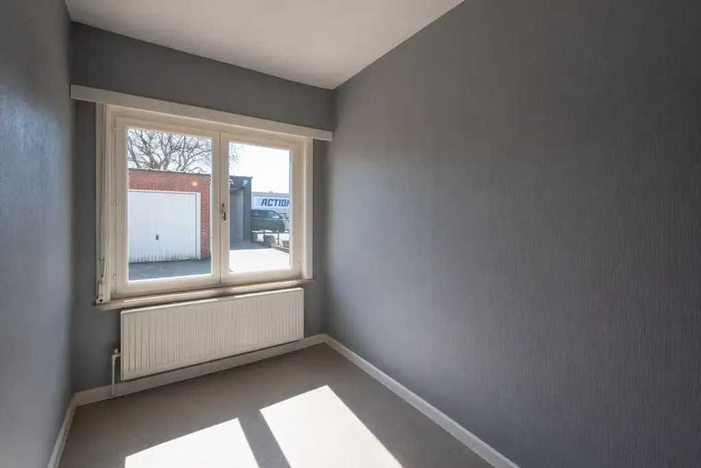 Pièces - Local Commercial avec Visibilité à Kontich