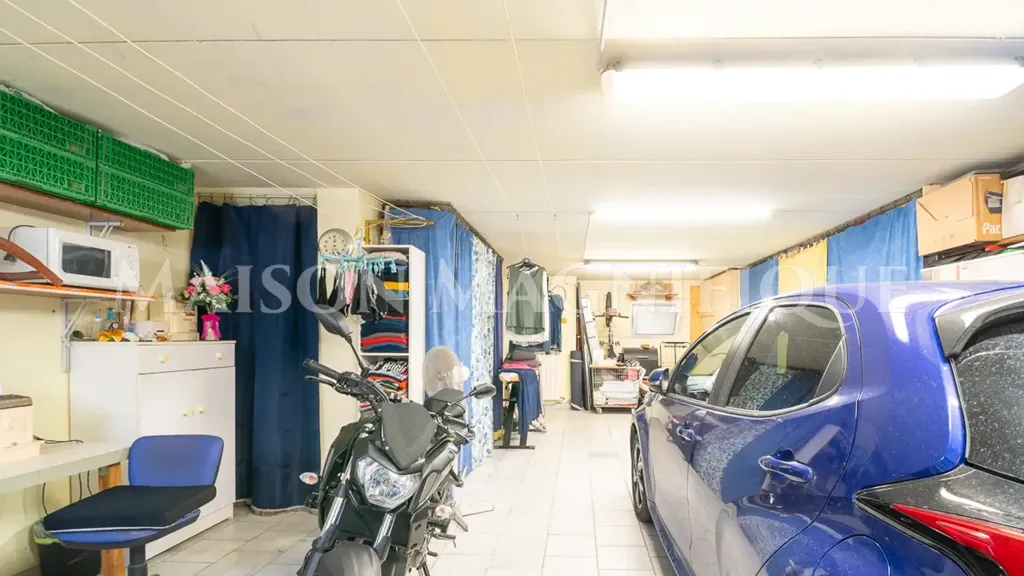 Garage - Newly Built Villa with Garden in Lagosanto