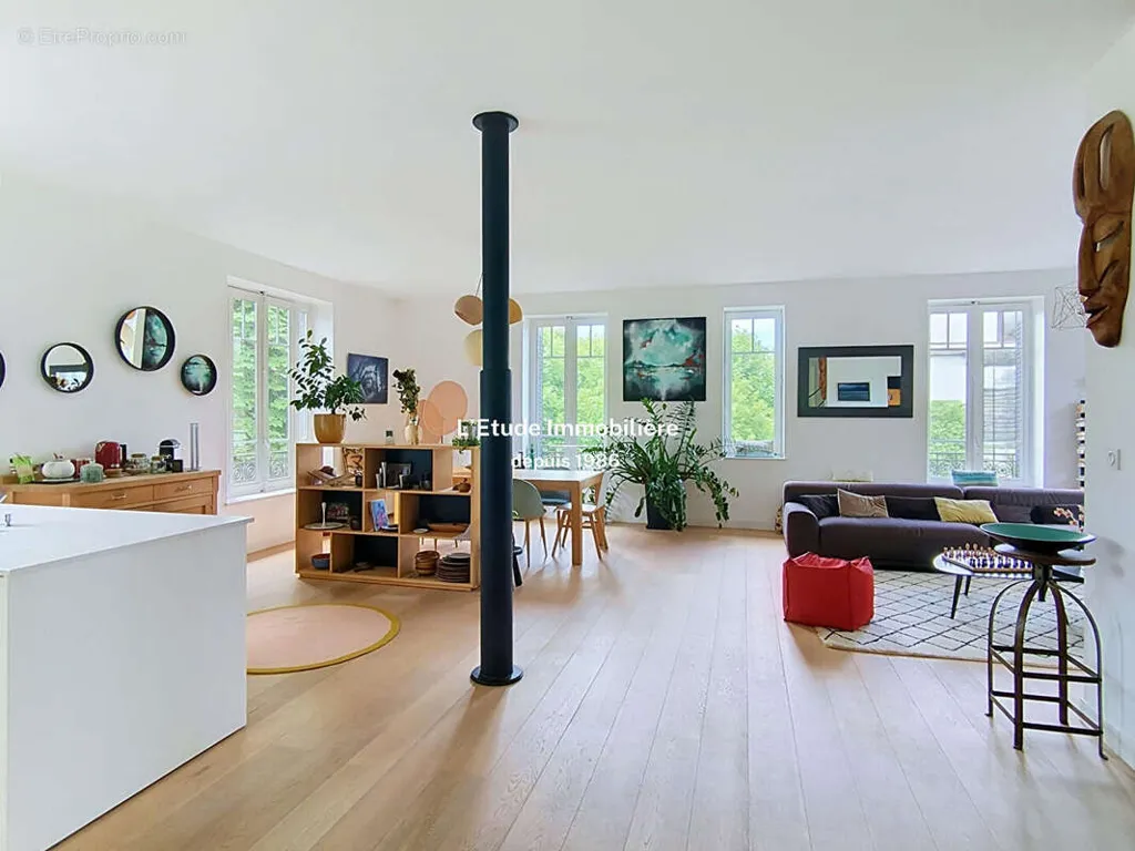 Séjour - Duplex de 7 Pièces avec Terrasse à Lyon 4ème