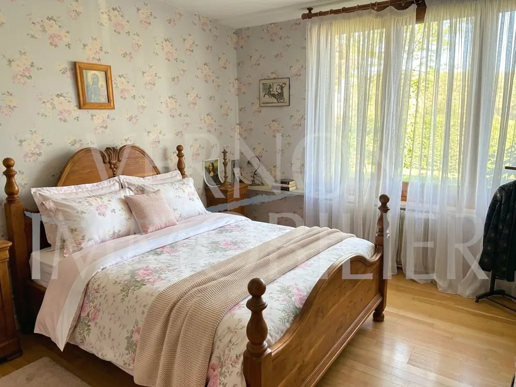 Magamistoad - Detached House with Veranda in Vernon