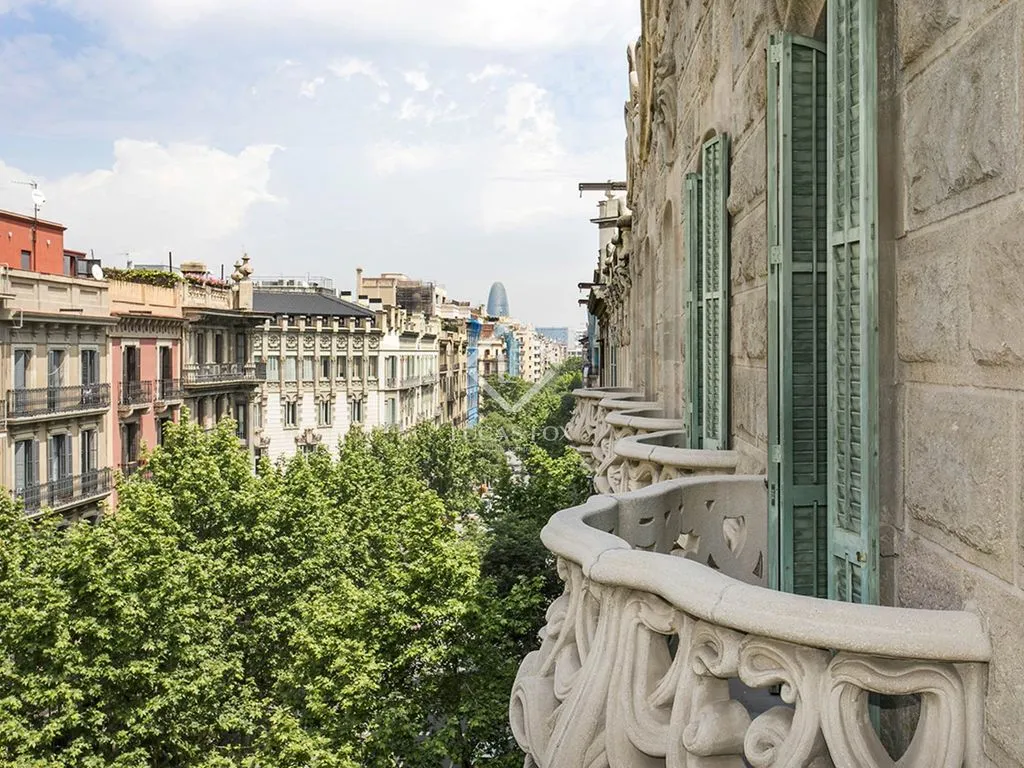 Balcon - Luxury Apartment with Historic Character in Eixample Right
