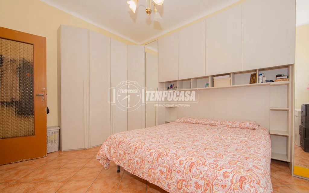 Chambres - One-Bedroom Apartment with Balcony in Vigevano Centre