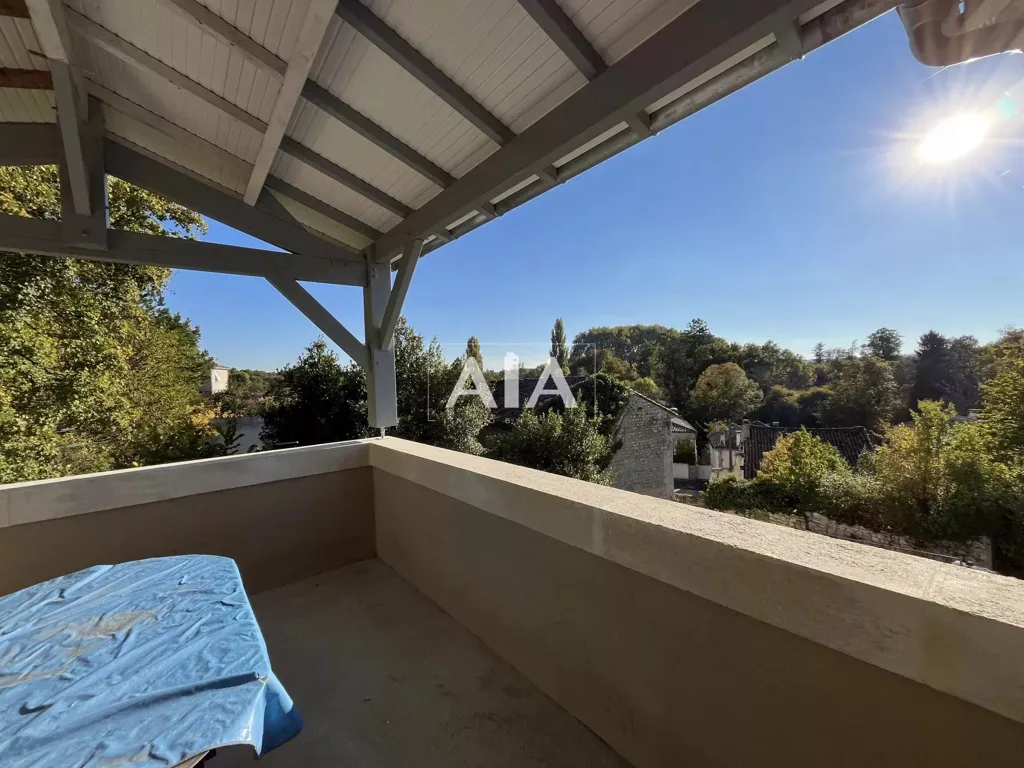 Terrass - Contemporary House with Panoramic View in Montignac-sur-Charente