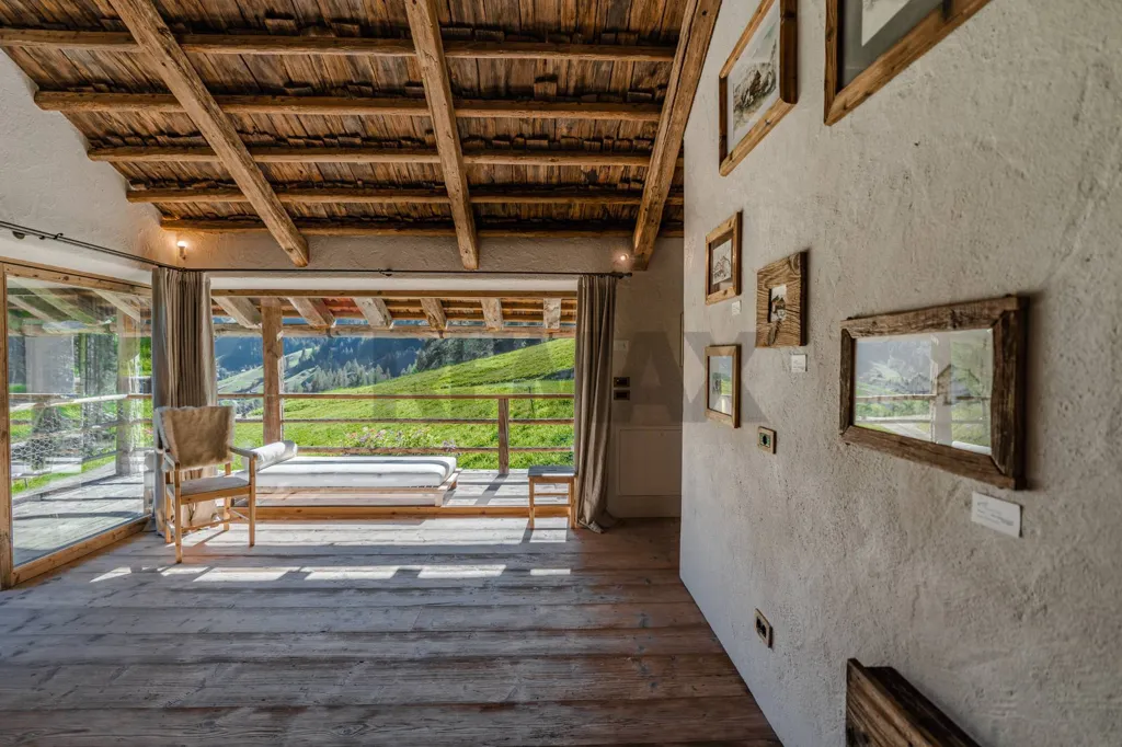 Terrass - Luxury Chalet with Private Helipad in Arabba
