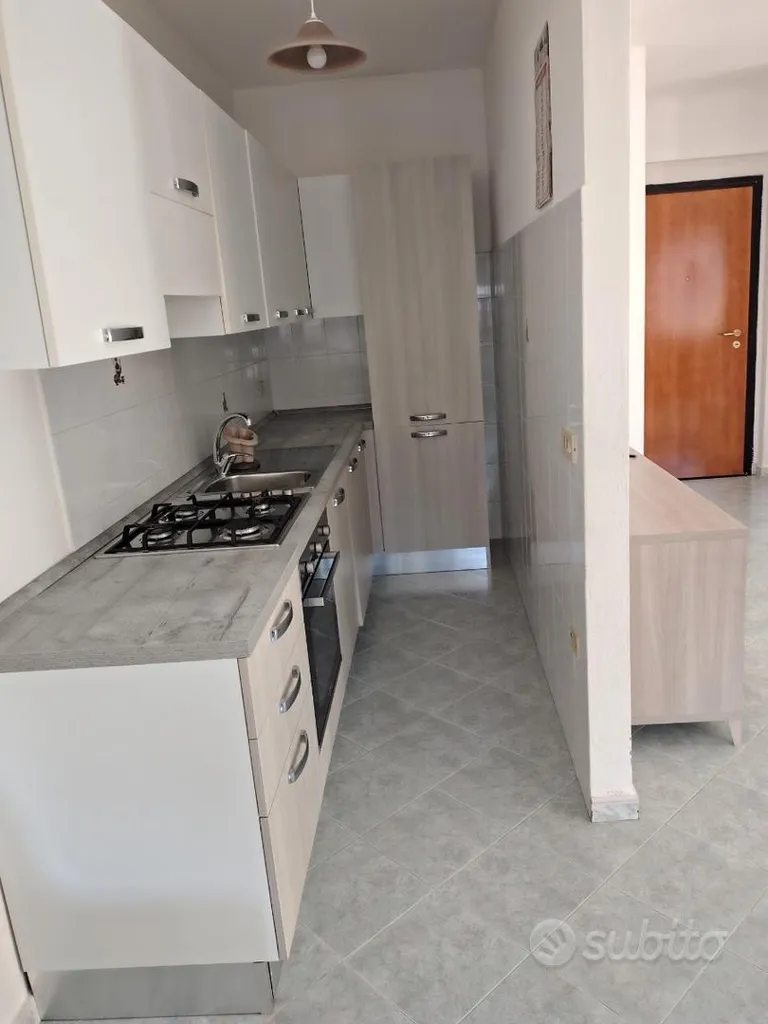 Köök - Rearranged Apartment with Balcony in Semi-Central Zone
