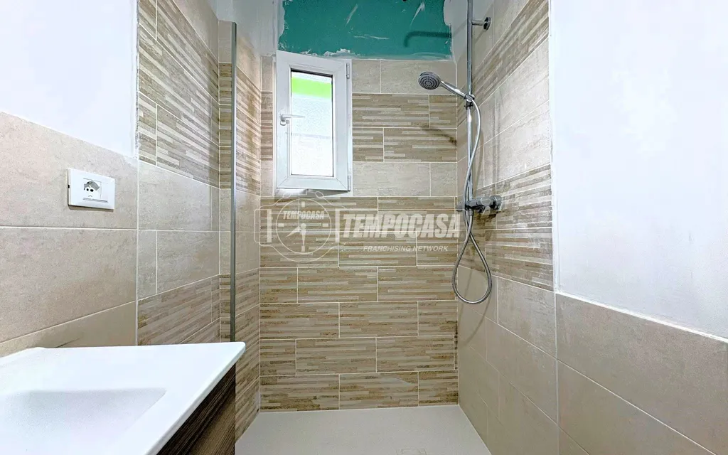 Salles de bain - Central Apartment with Balcony in Pinerolo