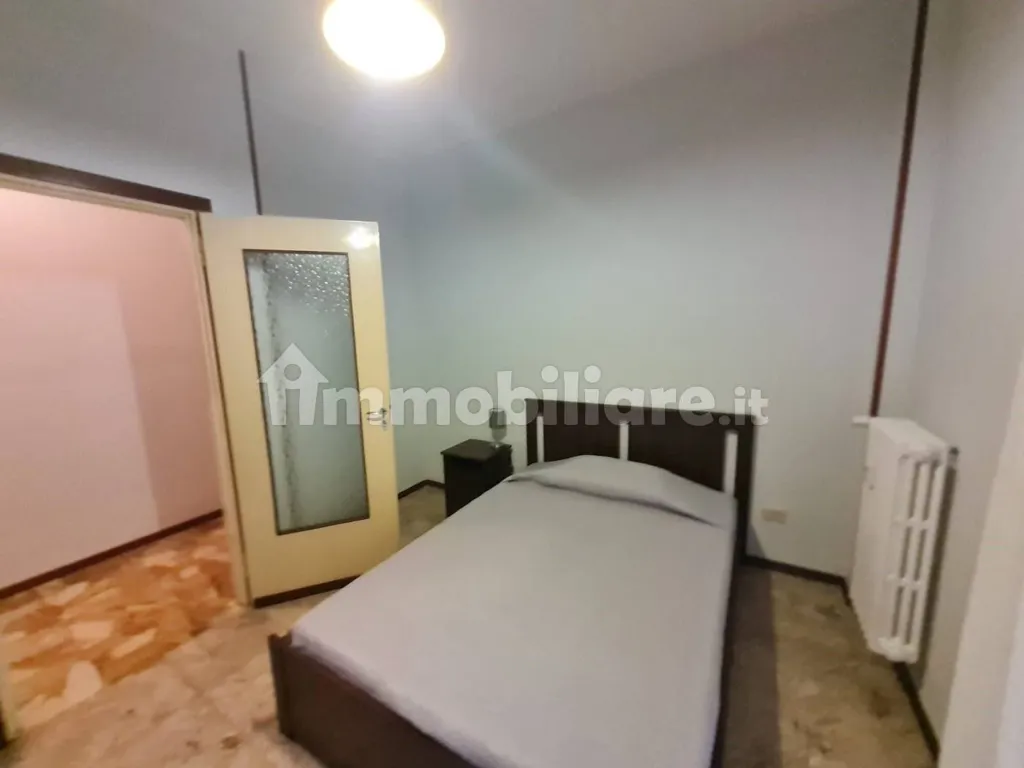 Chambres - Fully Furnished Flat with Balcony in Novara