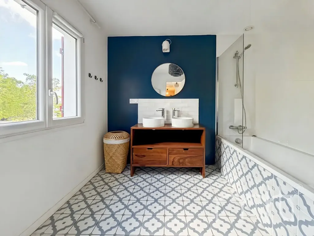 Salles de bain - Maison Traversante avec Jardin à Asnières-sur-Seine