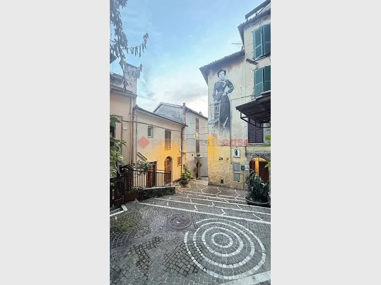 Aed - Restored Apartment in Fiuggi's Historic Centre