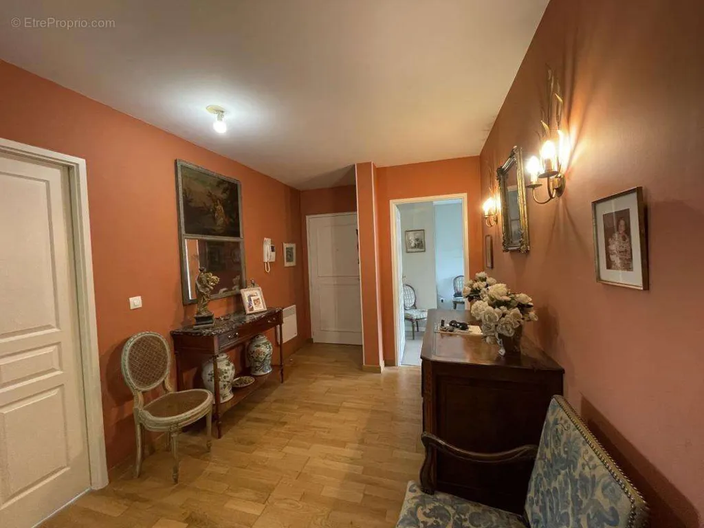 Esik - Luxury Apartment with Terrace in Bondues Centre
