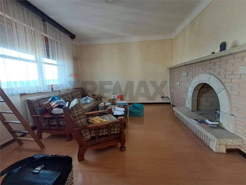 Elutuba - Villa with Terrace in Serravalle