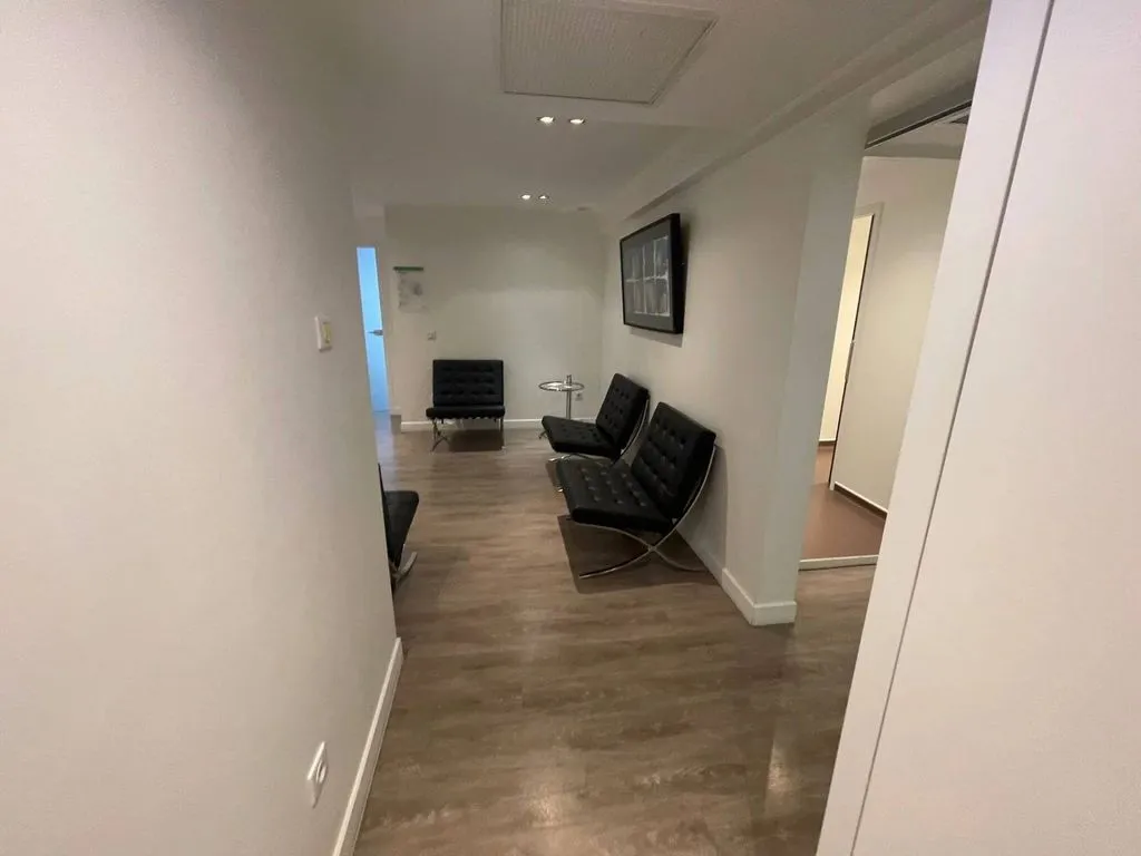 Entrée - Bureaux de Luxe avec Vue Rue d'Antibes à Cannes